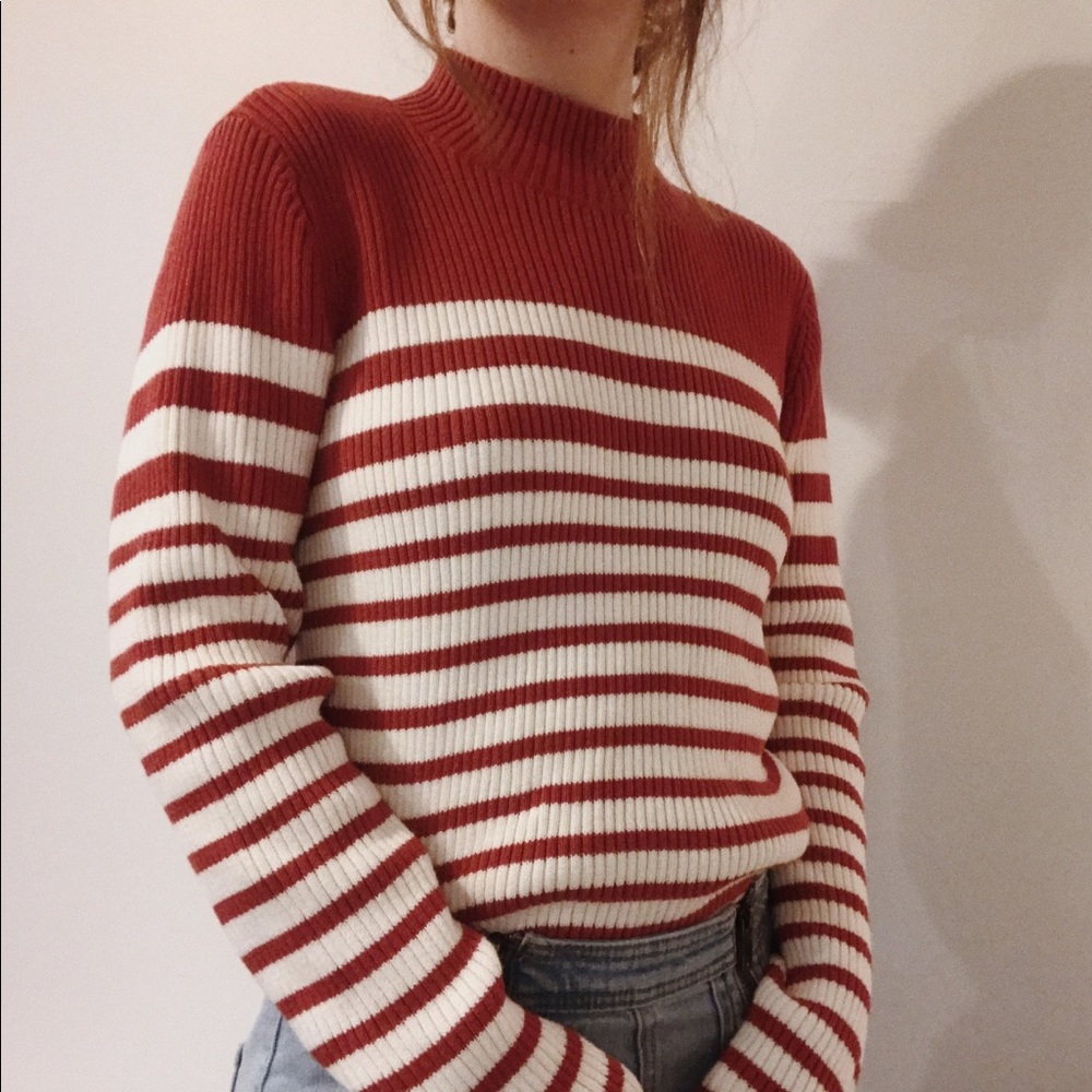 STRIPPED 70s INSPIRED SWEATER